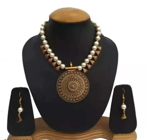 Must Have Alloy Jewellery Set 