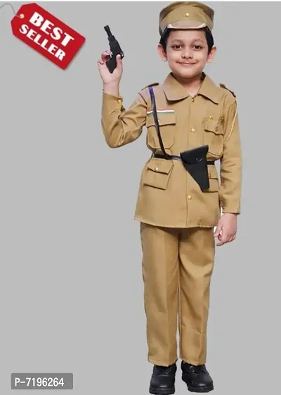 Close-up of a boy dressed as a police uniform Stock Photo - Alamy
