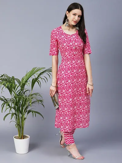 Stylish Womens Blend Straight Kurta With Pant