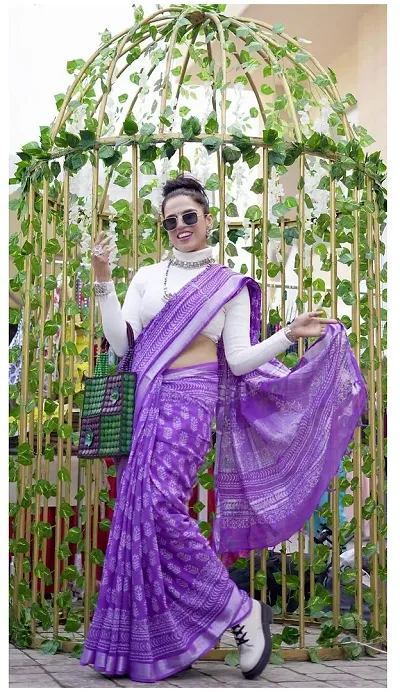 Women Linen Digital Print Saree With Unstitched Blouse