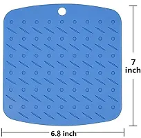 we3 Silicone Trivets Multi-Purpose Silicone Pot Holders, Spoon Rest Table Mat Insulated Flexible Durable Sqaure 18 * 17cm (Pack of 4 Blue)-thumb1