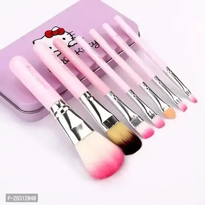 Hello Kitty Makeup Brushes (Set of 7 brushes).