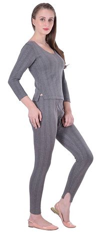 Stylish Fancy Lux Inferno Ladies 3/4 Short Thermal Top And Lower Set-thumb1