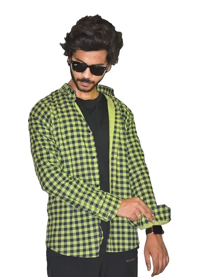 Classic Blend Checked Casual Shirts for Men (GREEN and BLACK)