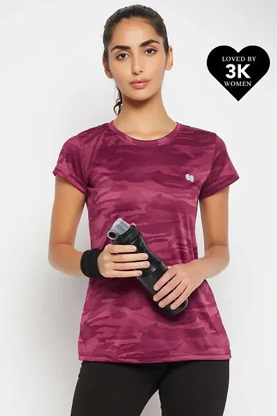 Stylish Comfort Fit Camouflage Print Active T-Shirt In Plum Color