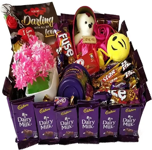 Beautiful Chocolate Gift Hampers For Occasions/ Festivals
