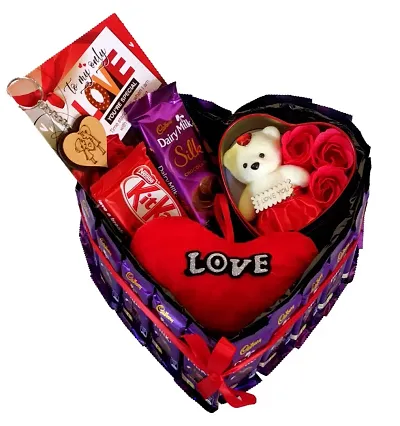 Beautiful Chocolate Gift Hampers For Occasions/ Festivals