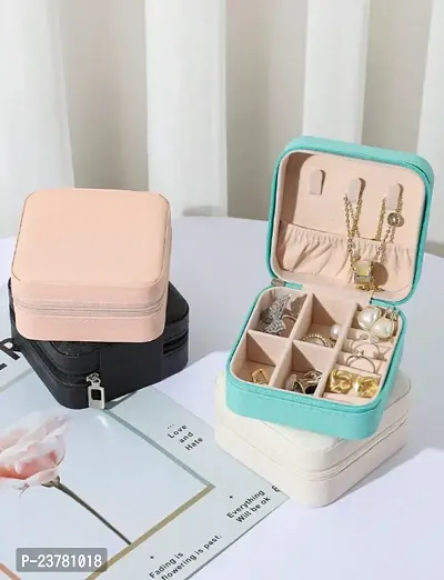 Jewellery Organiser, Portable Jewellery Case for Rings Earrings Necklace Use in Travelling to organise your Jewellery Vanity Box