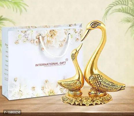 INTERNATIONAL GIFT? Aluminium King Handicrafts Home Decoration Pair of Kissing Duck Showpiece