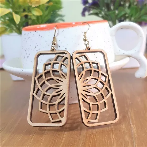 Attractive Wooden Earring