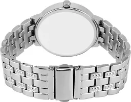 Silver Analog Watch With Metal Strap-thumb1