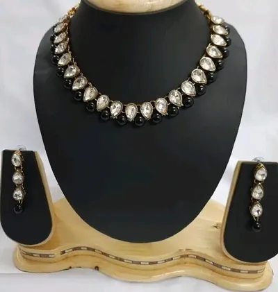 TM Necklace Set