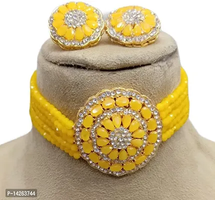 Traditional Alloy Yellow Jewellery Set For Women