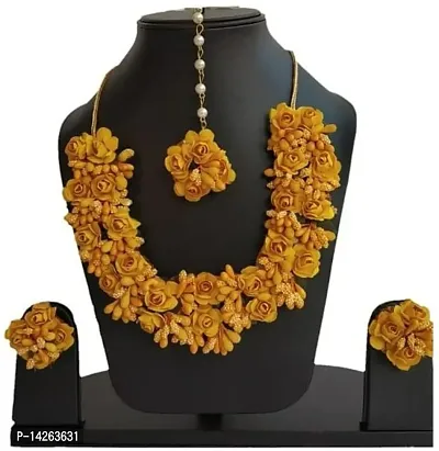 Traditional Alloy Yellow Jewellery Set For Women