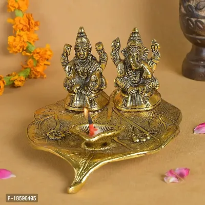 Great Art Metal Laxmi Ganesh Idol Showpiece Oil Lamp Diya, 7 x 5 x 3 Inches, Golden