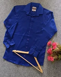 Men's Blue Cotton Solid Regular Fit Casual shirts-thumb1