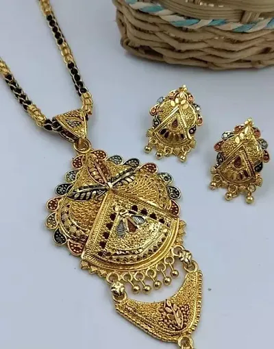 Party Wear Golden Brass Necklace Set