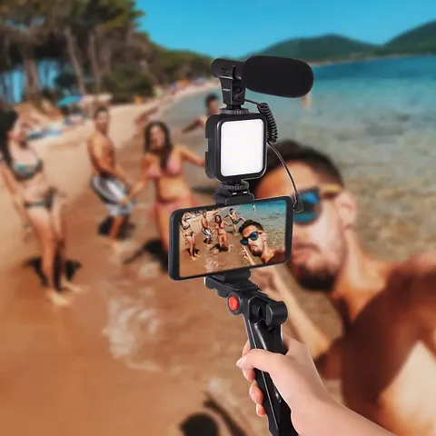 Mobile Vlogging Kit With Microphone Tripod Stands