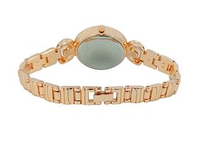 Women's Golden Analog Watch With Metal Strap-thumb2