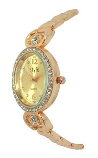 Women's Golden Analog Watch With Metal Strap-thumb1