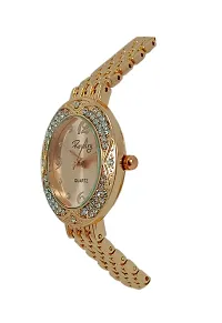 Women's Golden Analog Watch With Metal Strap-thumb1