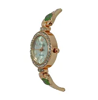 Women's Golden Analog Watch With Metal Strap-thumb1