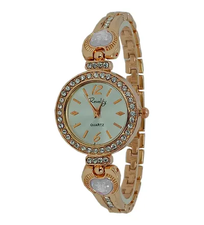 Stylish and Trendy Metal Strap Analog Watch for Women's