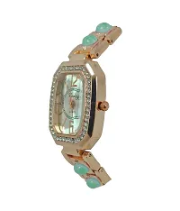 Women's Golden Analog Watch With Metal Strap-thumb1