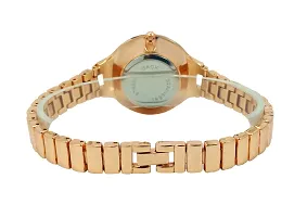 Stylish and Trendy Golden Metal Strap Analog Watch for Women's-thumb2