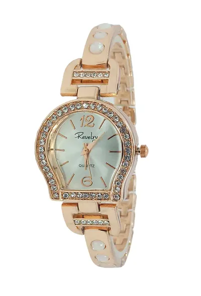 Stylish and Trendy Metal Strap Analog Watch for Women's