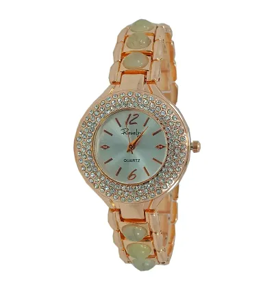 Stylish and Trendy Metal Strap Analog Watch for Women's