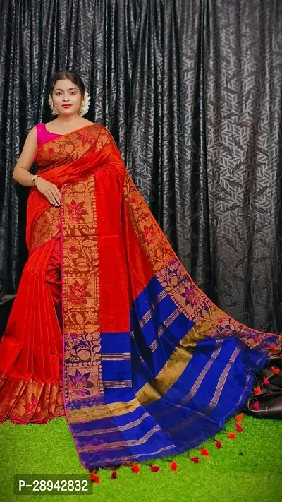 Stylish Cotton Red Solid Saree With Blouse Piece For Women