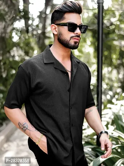 Men Slim Fit Solid Cut Away Collar Casual Shirt