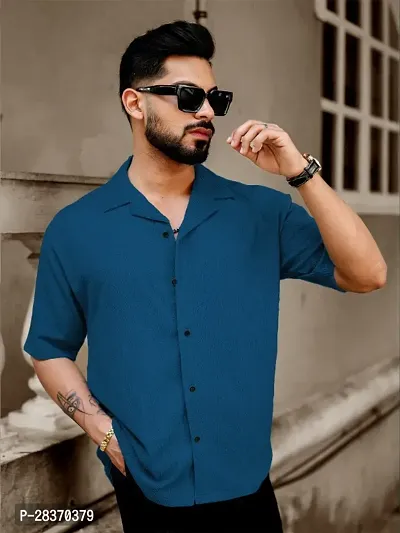 Men Slim Fit Solid Cut Away Collar Casual Shirt